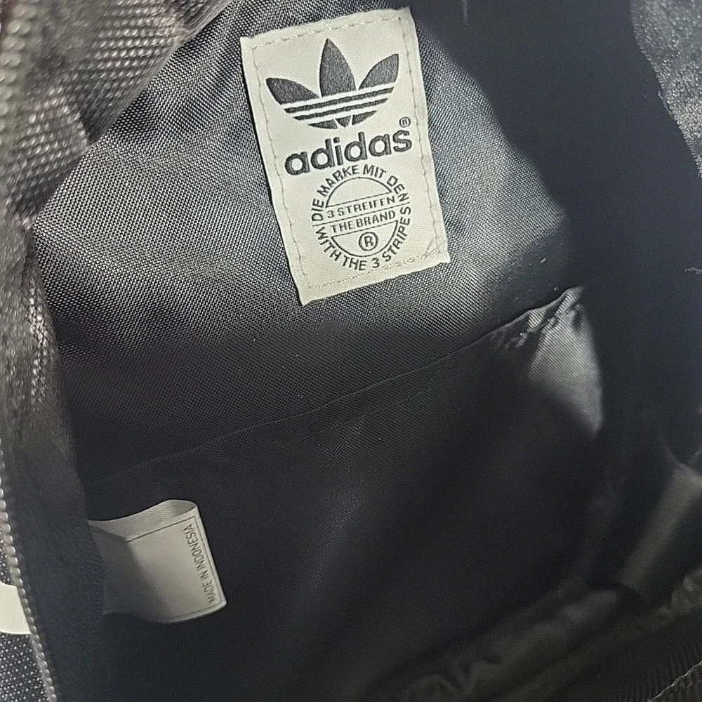 Adidas Originals‎ Santiago Black White Mini Backpack Makeup Travel Trefoil Logo